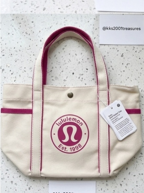 lululemon athletica Handbags - lululemon athletica Women’s white pink daily multi pocket Everyday Carry tote